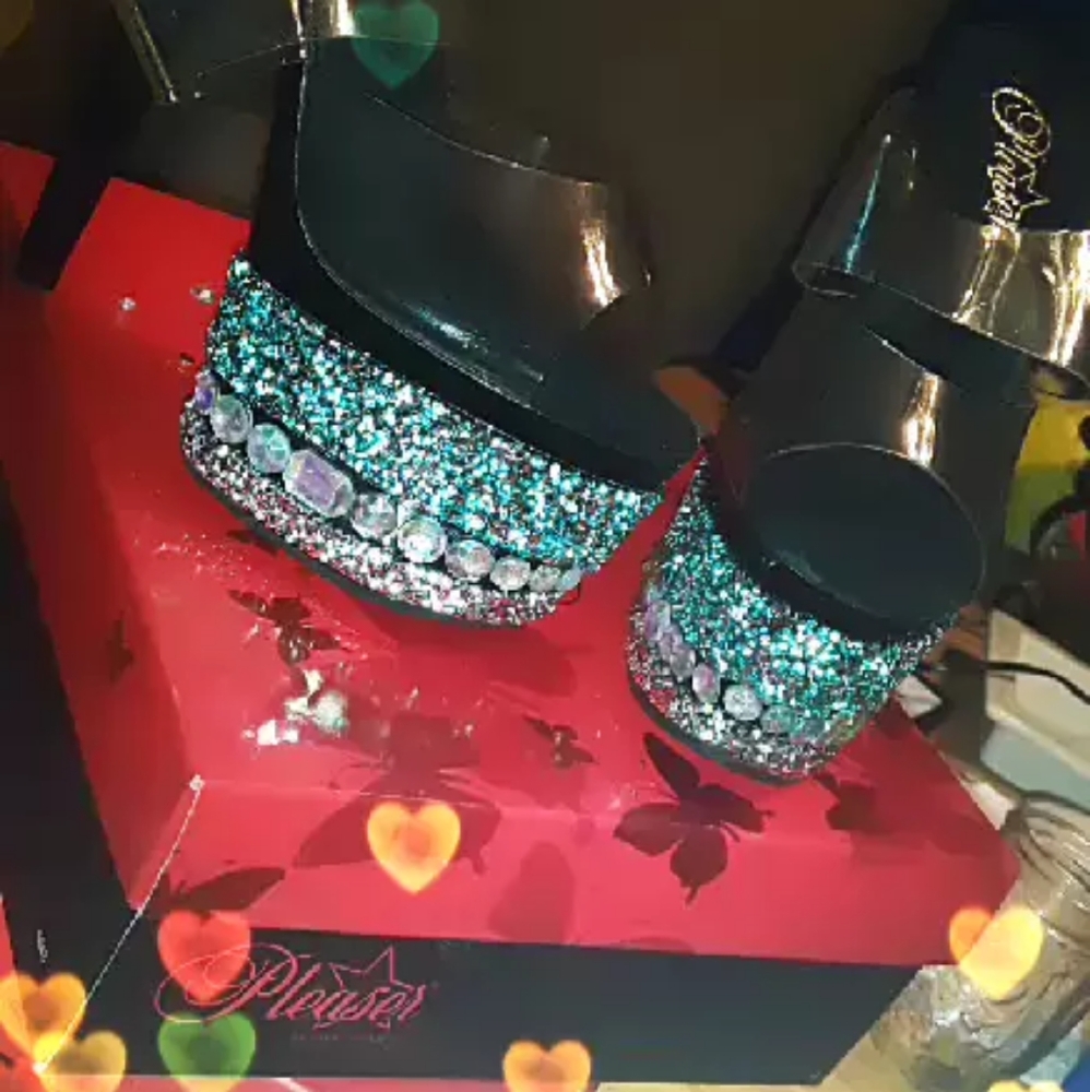 Pleaser Heel